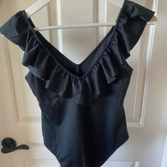 Brand new black Aritzia bodysuit - Picture 2 of 3